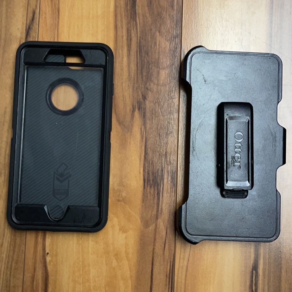 8 Plus Otter Defender